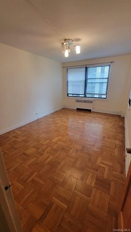 98-34 63rd Drive 2D, Rego Park, NY 11374