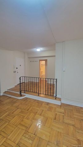 98-34 63rd Drive 2D, Rego Park, NY 11374