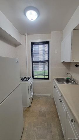 98-34 63rd Drive 2D, Rego Park, NY 11374
