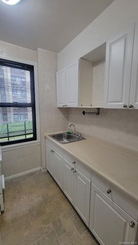 98-34 63rd Drive 2D, Rego Park, NY 11374