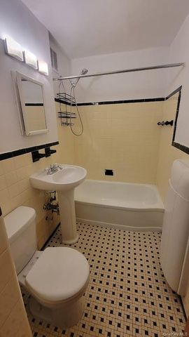 98-34 63rd Drive 2D, Rego Park, NY 11374