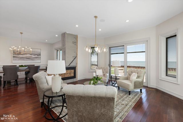 28908 Jefferson Avenue, Saint Clair Shores, MI 48081
