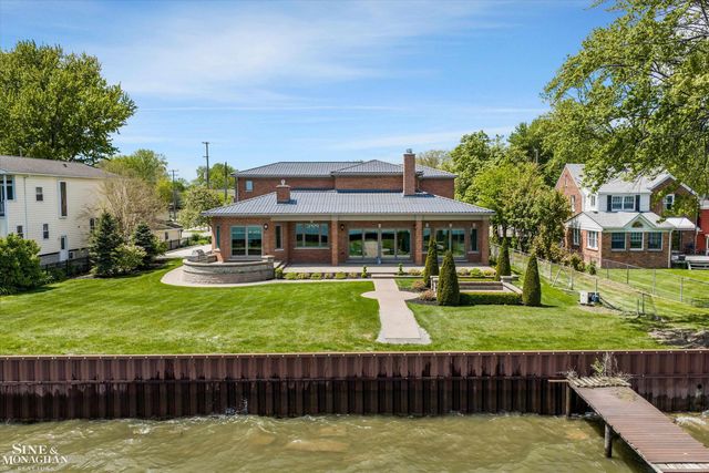 28908 Jefferson Avenue, Saint Clair Shores, MI 48081