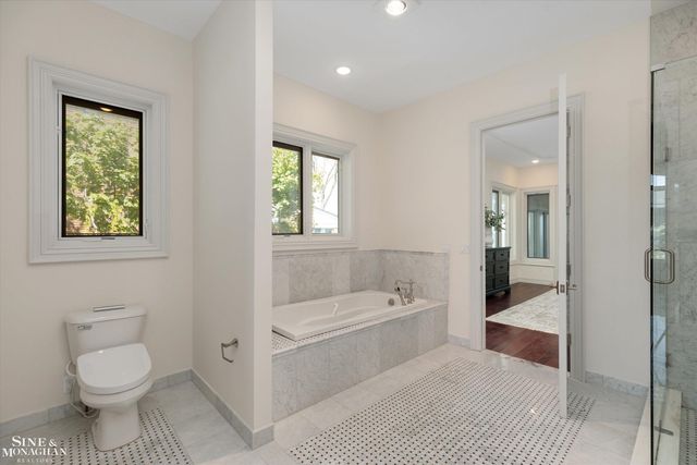 28908 Jefferson Avenue, Saint Clair Shores, MI 48081