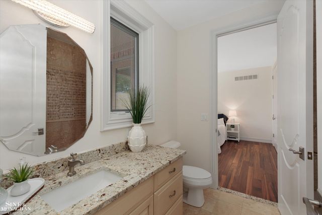 28908 Jefferson Avenue, Saint Clair Shores, MI 48081