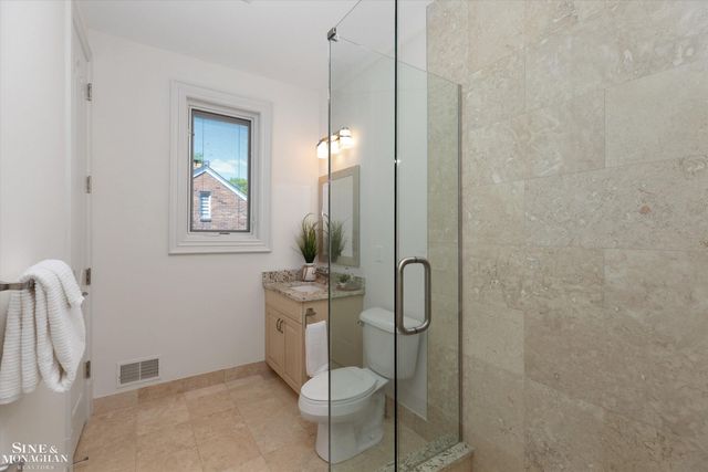 28908 Jefferson Avenue, Saint Clair Shores, MI 48081