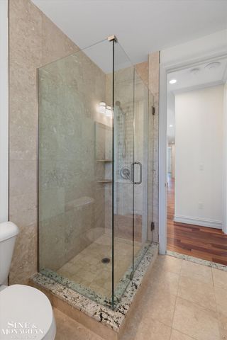28908 Jefferson Avenue, Saint Clair Shores, MI 48081
