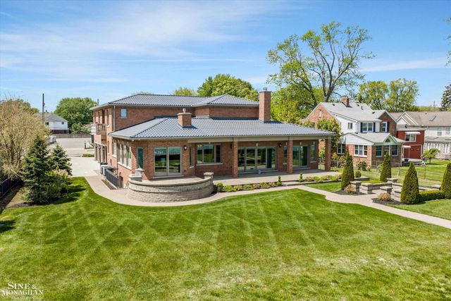 28908 Jefferson Avenue, Saint Clair Shores, MI 48081