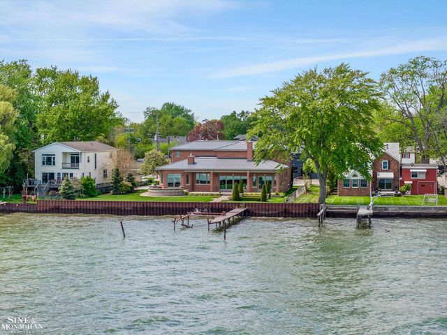 28908 Jefferson Avenue, Saint Clair Shores, MI 48081