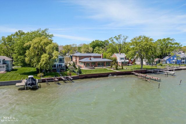 28908 Jefferson Avenue, Saint Clair Shores, MI 48081