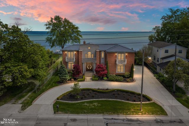28908 Jefferson Avenue, Saint Clair Shores, MI 48081