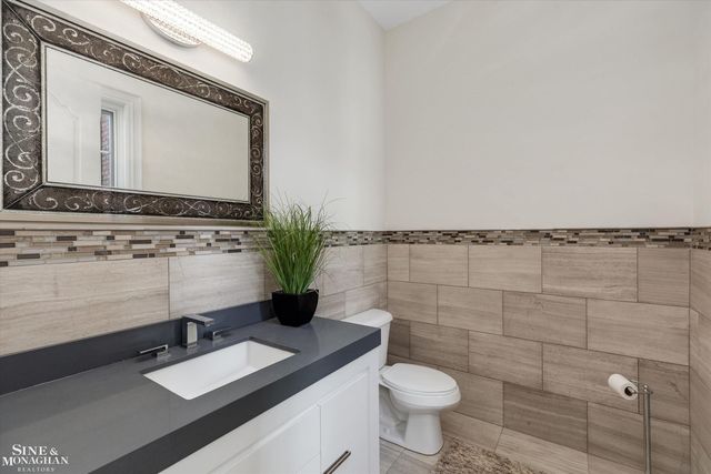 28908 Jefferson Avenue, Saint Clair Shores, MI 48081