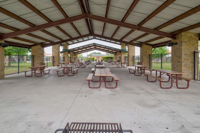 498 Gamble DR, Buda, TX 78610