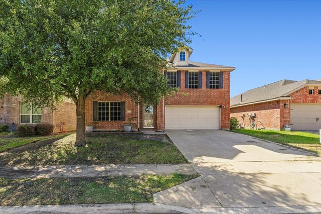 8745 Golden Sunset Trail, Fort Worth, TX 76244
