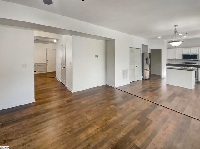 139 Castleton Circle, Boiling Springs, SC 29316