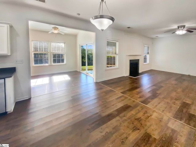 139 Castleton Circle, Boiling Springs, SC 29316