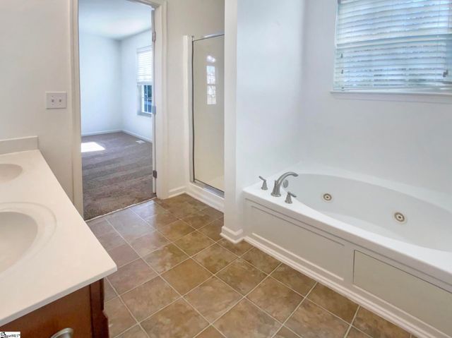 139 Castleton Circle, Boiling Springs, SC 29316