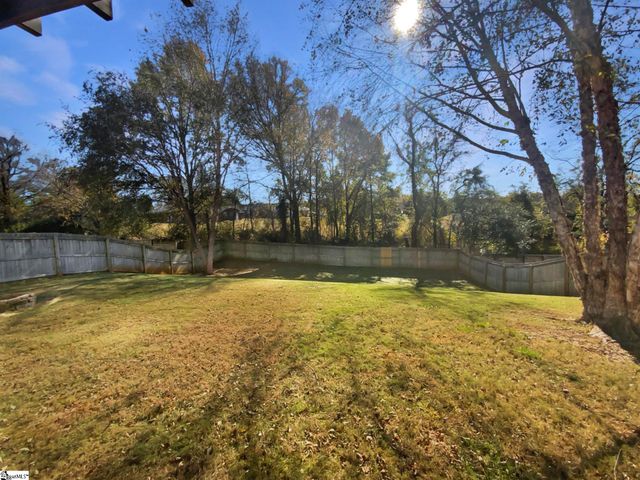 139 Castleton Circle, Boiling Springs, SC 29316