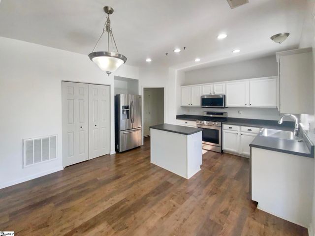 139 Castleton Circle, Boiling Springs, SC 29316