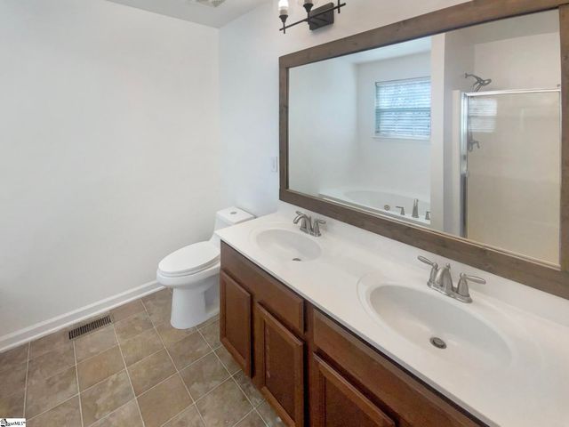 139 Castleton Circle, Boiling Springs, SC 29316