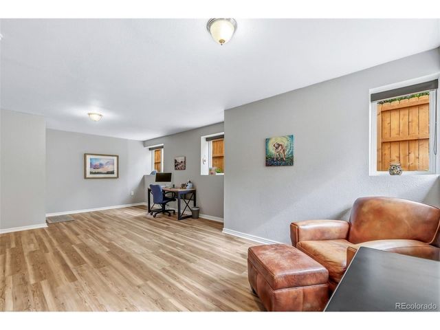 812 Brookside Dr, Longmont, CO 80504
