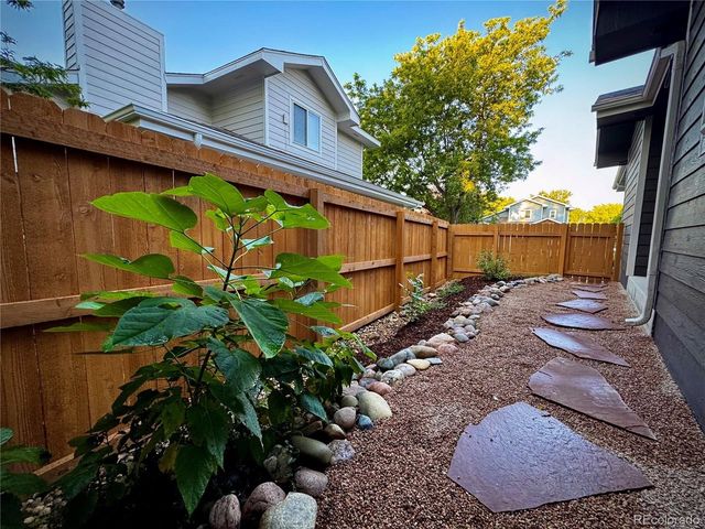 812 Brookside Dr, Longmont, CO 80504