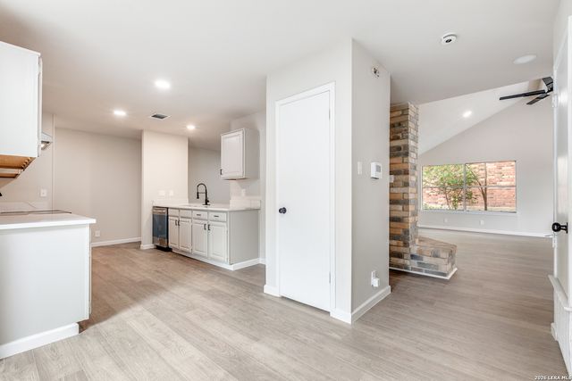 6107 John Chapman, San Antonio, TX 78240