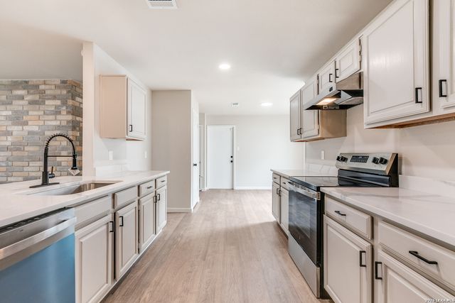 6107 John Chapman, San Antonio, TX 78240