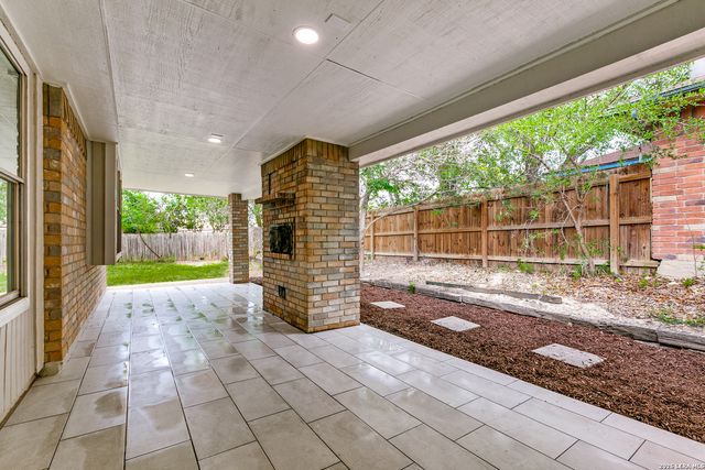6107 John Chapman, San Antonio, TX 78240