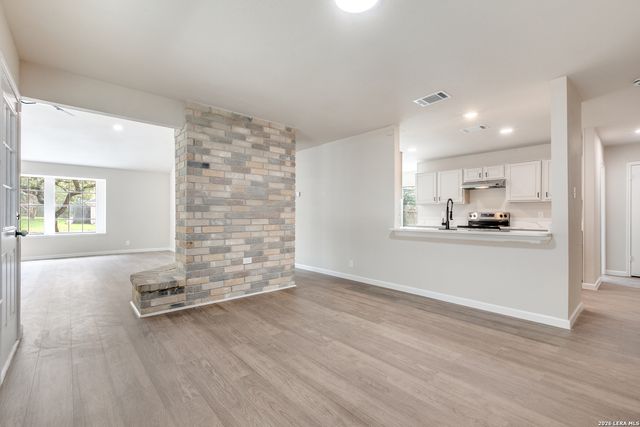 6107 John Chapman, San Antonio, TX 78240