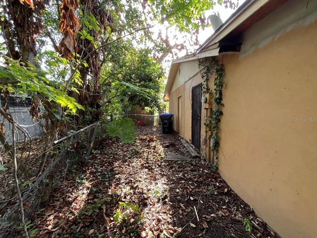 1648 MESSINA AVENUE, Orlando, FL 32811