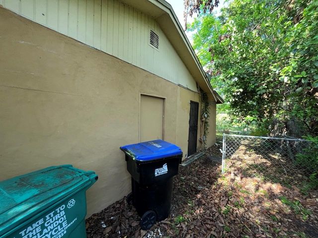 1648 MESSINA AVENUE, Orlando, FL 32811
