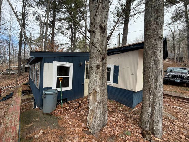 10 Lancer Lane, Alton, NH 03809