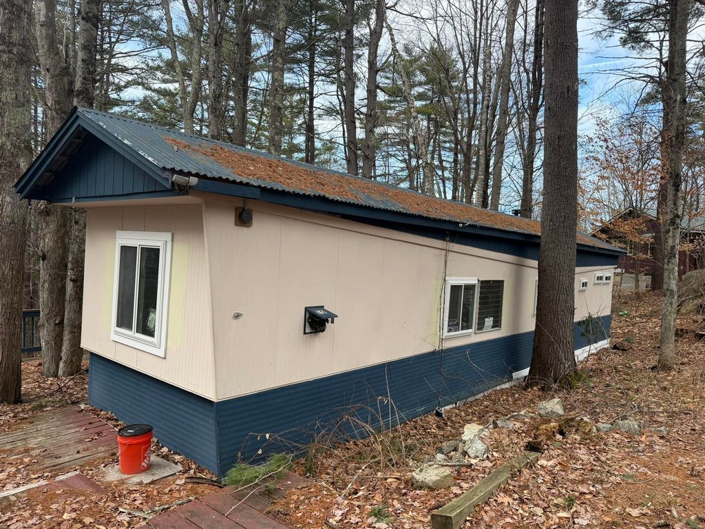 10 Lancer Lane, Alton, NH 03809