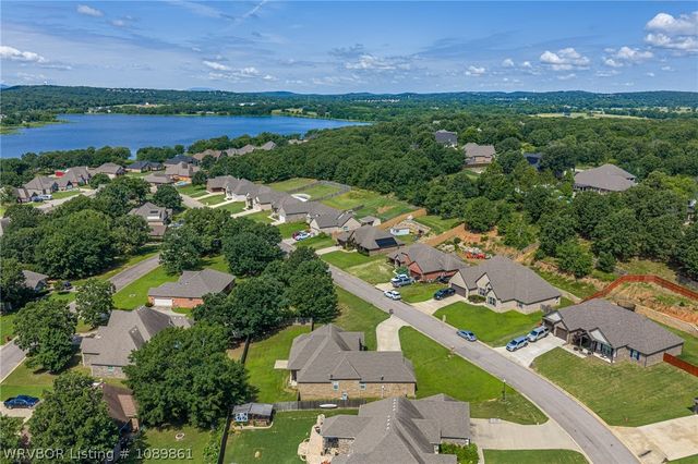 3623 Brighton Place, Greenwood, AR 72936