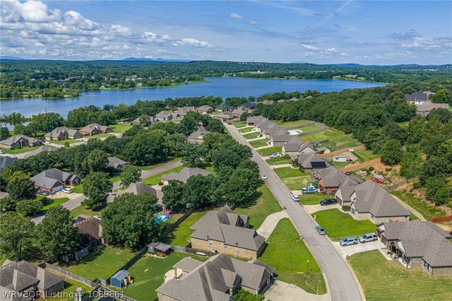 3623 Brighton Place, Greenwood, AR 72936