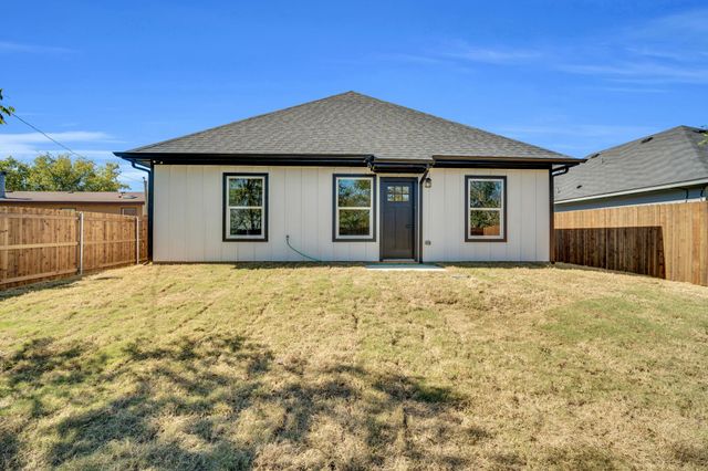 403 Santa Fe Street, Alvarado, TX 76009