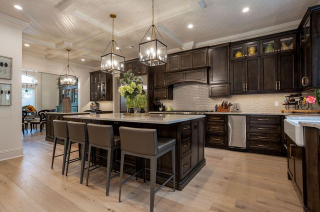 878 E Galway Court, Nixa, MO 65714