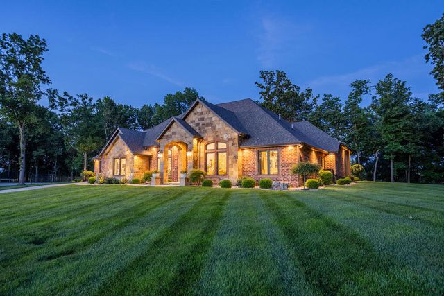 878 E Galway Court, Nixa, MO 65714