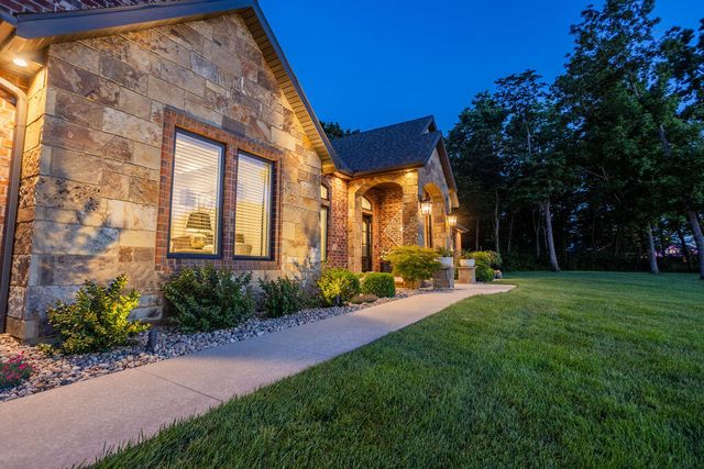 878 E Galway Court, Nixa, MO 65714