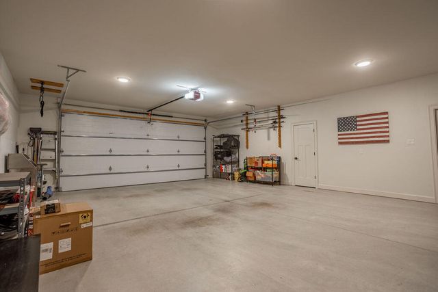878 E Galway Court, Nixa, MO 65714