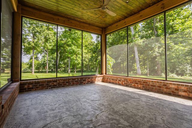 878 E Galway Court, Nixa, MO 65714
