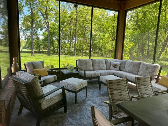 878 E Galway Court, Nixa, MO 65714