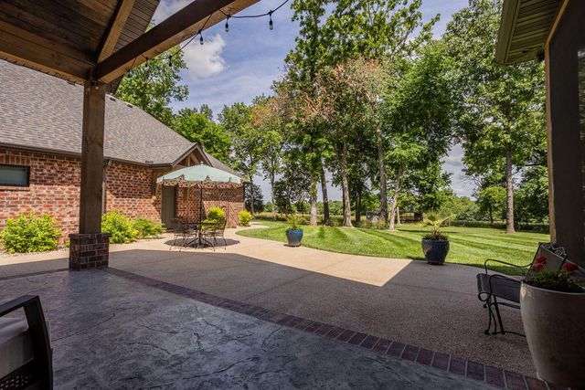 878 E Galway Court, Nixa, MO 65714