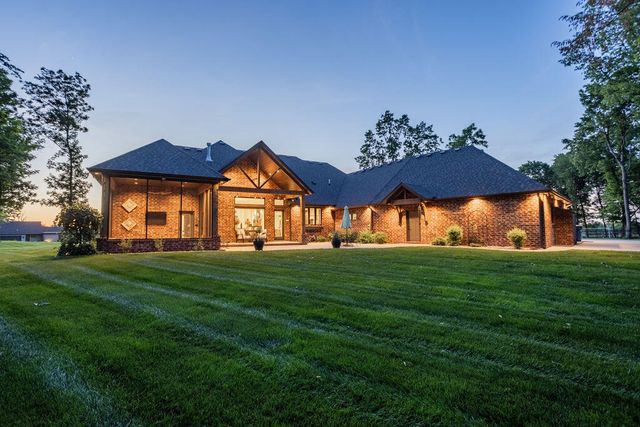 878 E Galway Court, Nixa, MO 65714