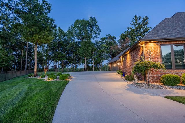 878 E Galway Court, Nixa, MO 65714