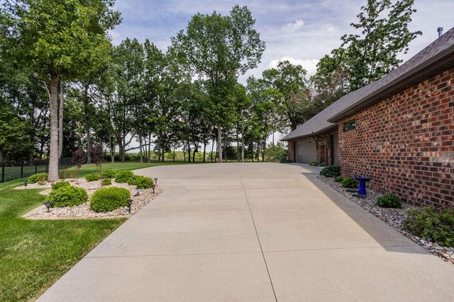 878 E Galway Court, Nixa, MO 65714