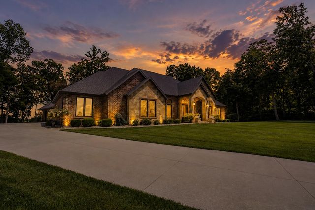 878 E Galway Court, Nixa, MO 65714