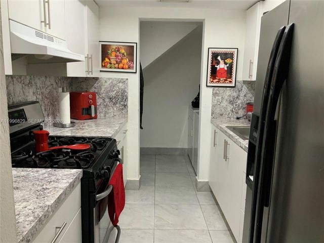 1300 W 53rd Street 35, Hialeah, FL 33012