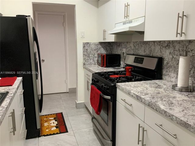 1300 W 53rd Street 35, Hialeah, FL 33012